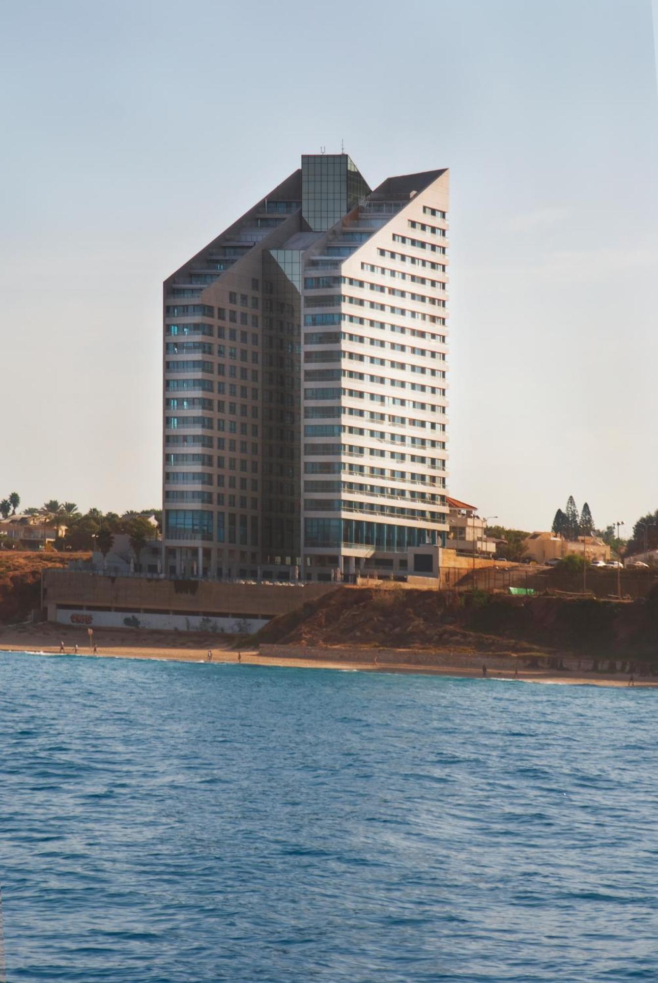 Herbert Samuel Okeanos Suites Herzilya Herzelia Exterior foto